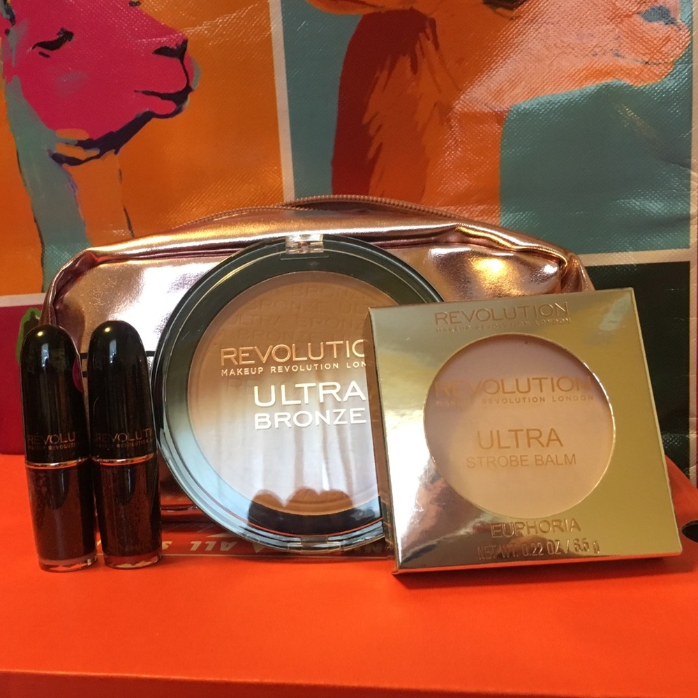 🖤3/$20🖤NWT, Makeup Revolution Makeup bundle